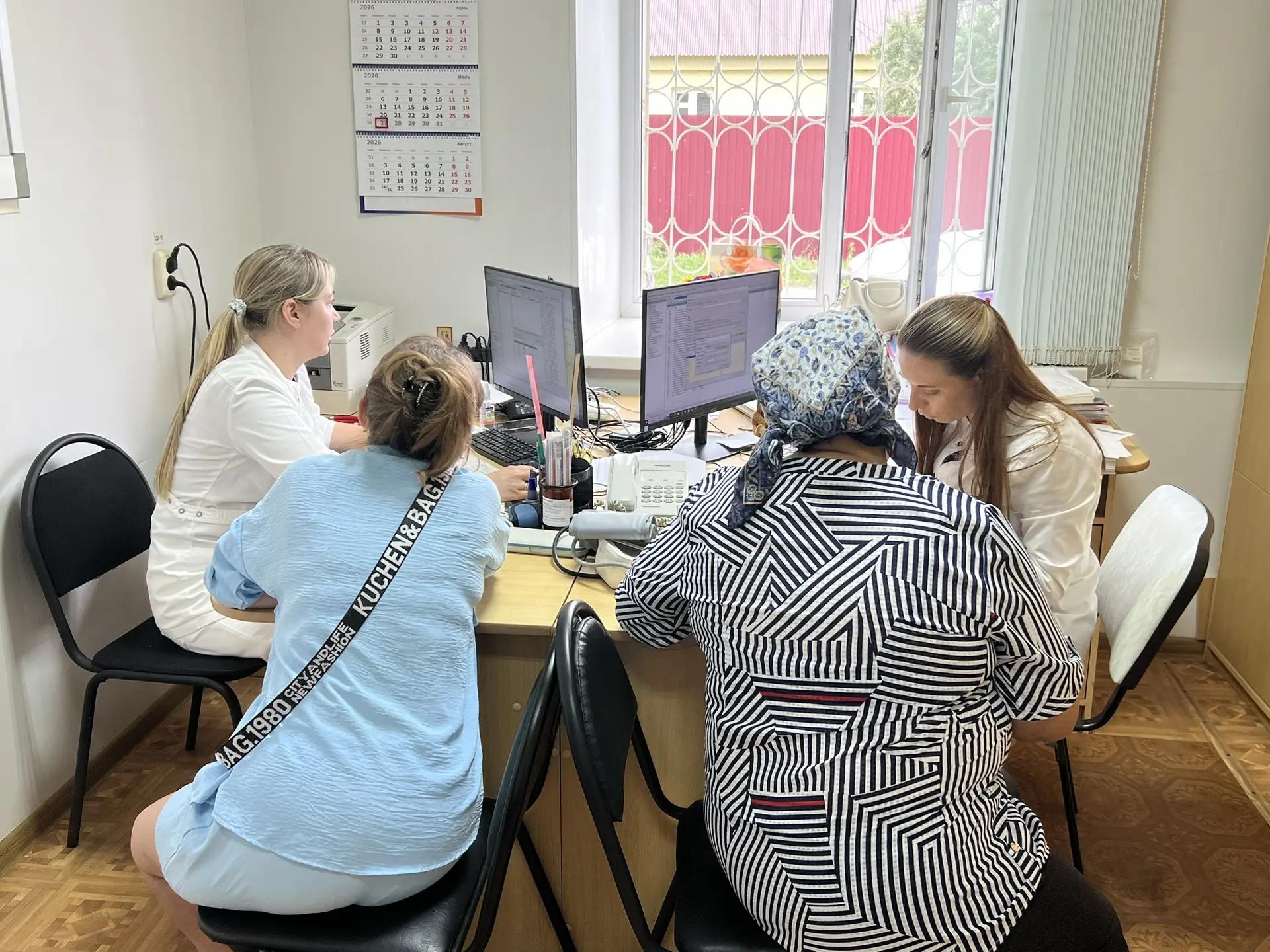 Специалисты Городской больницы № 3 провели выездные профилактические мероприятия в посёлке Пригородный